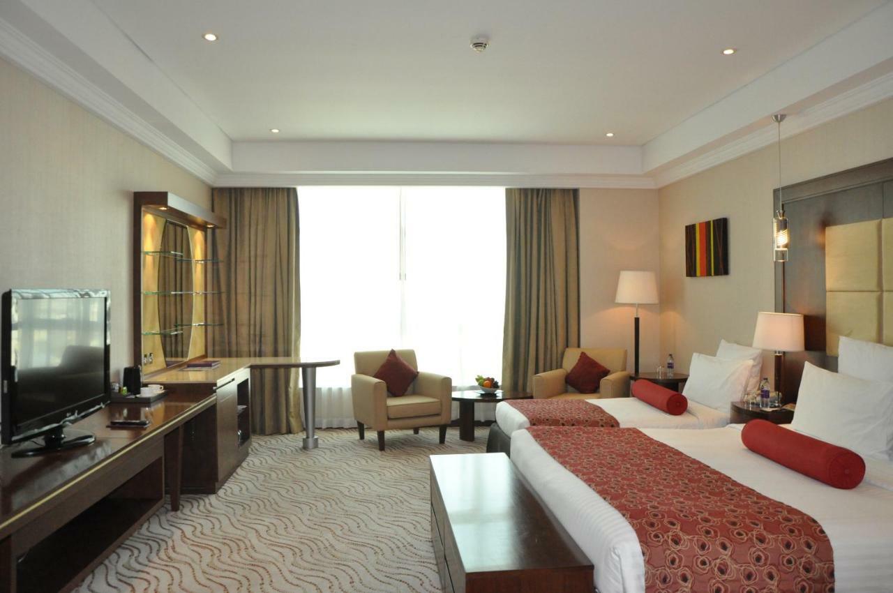 Park Regis Kris Kin Hotel Dubai Exterior photo A room at the hotel